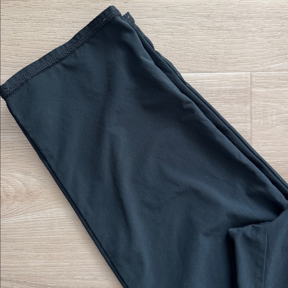 Lilly Pulitzer - Luxletic Run Around Pants - Picture 2 of 13